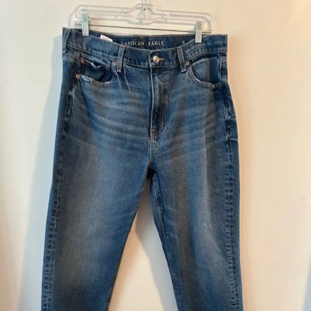 American Eagle Stretch Distressed 5 pocket Super High rise straight, size 14
